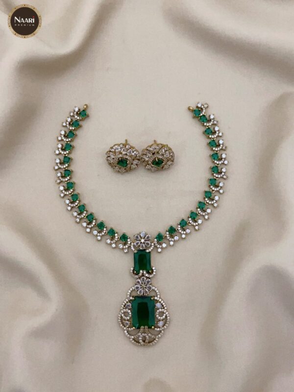 Green Elegant Neck Pieces